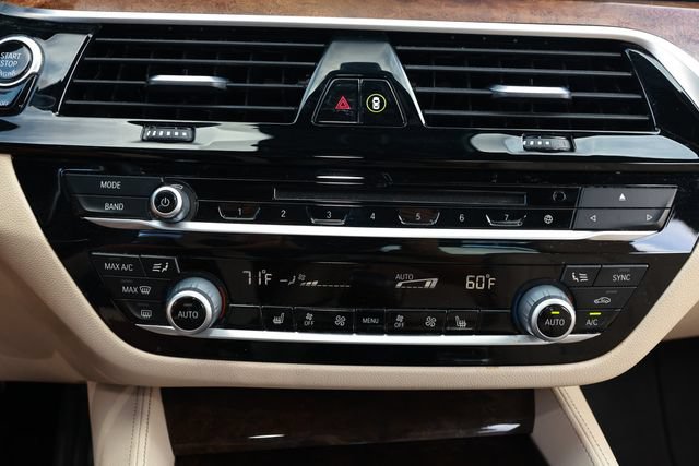 Used 2019 BMW 540i w/ M Sport Package RWD image 39