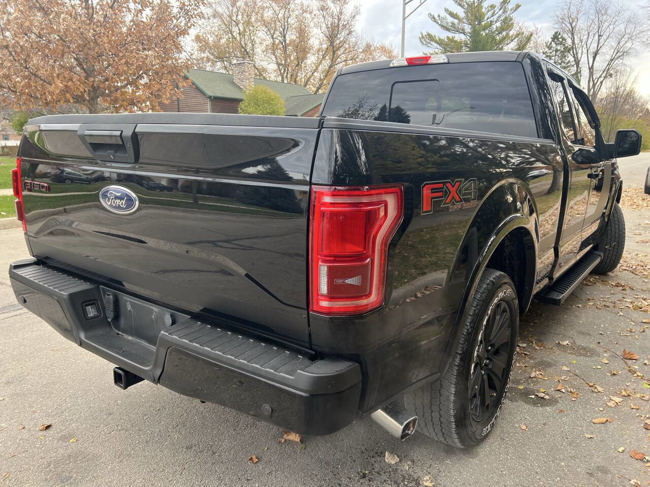 Used 2017 Ford F150 XLT w/ Equipment Group 302A Luxury AWD/4WD image 6
