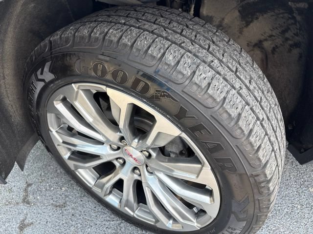 Used 2021 GMC Yukon XL Denali AWD/4WD image 2