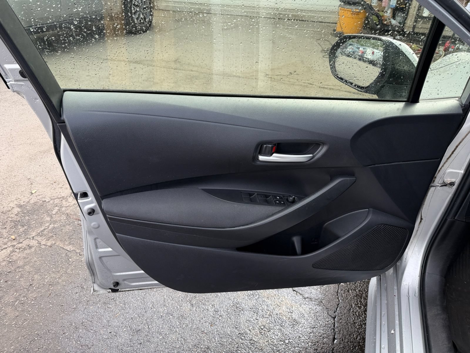 Used 2021 Toyota Corolla LE FWD image 19