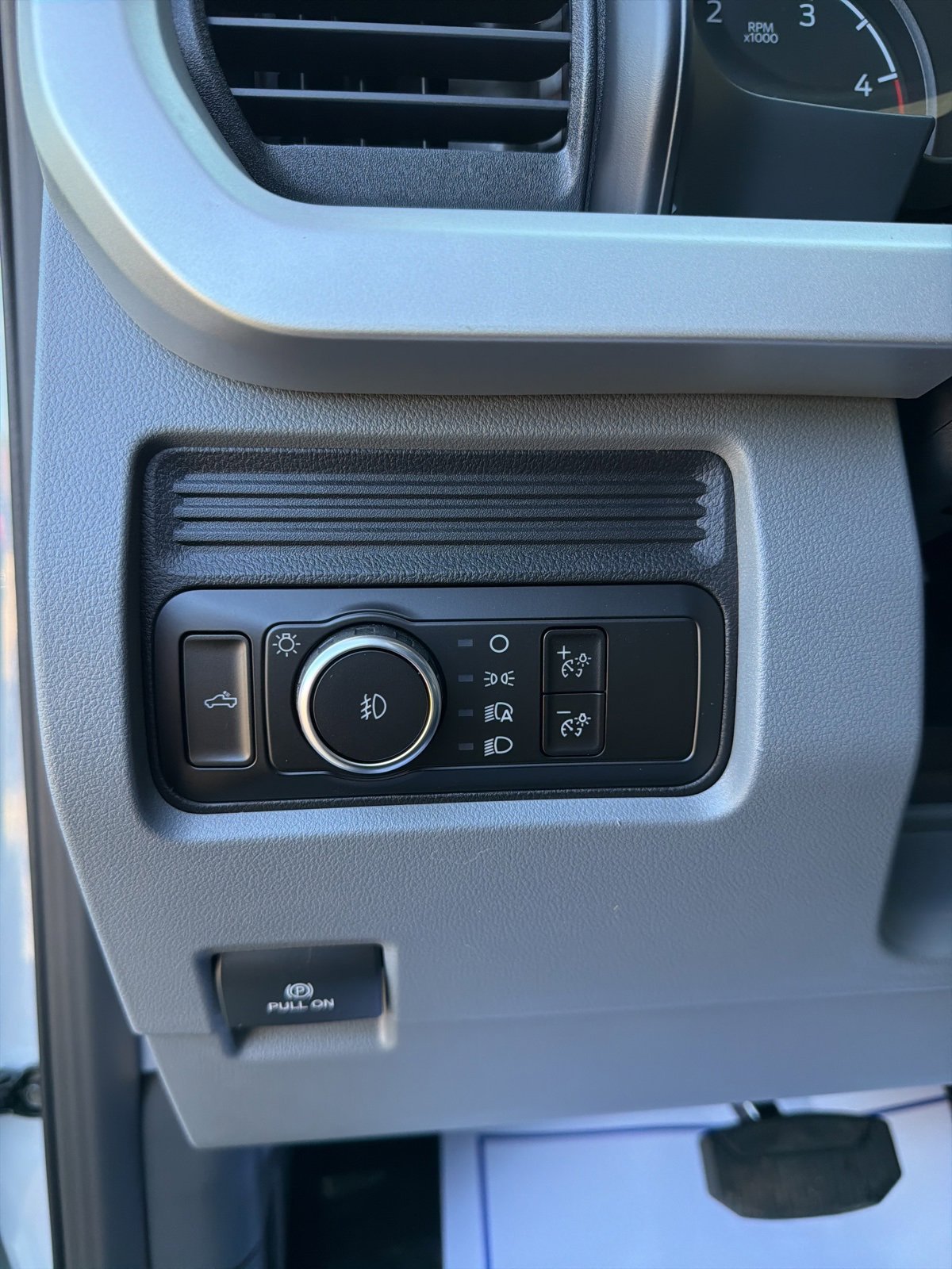 New 2026 Ford F350 4x4 Crew Cab Super Duty image 14