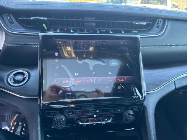 New 2025 Jeep Grand Cherokee Limited AWD/4WD image 22