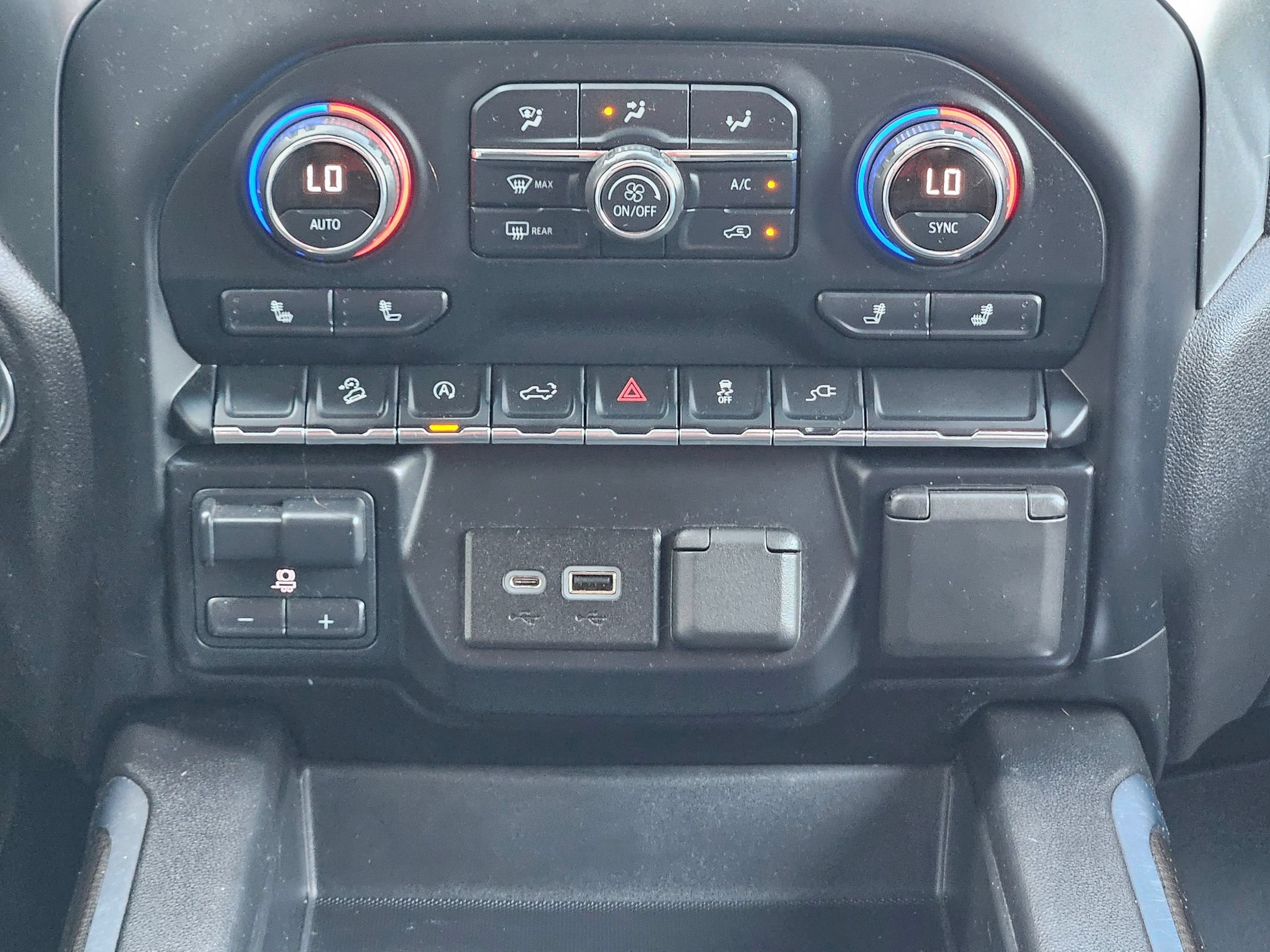 Used 2021 Chevrolet Silverado 1500 RST AWD/4WD image 13