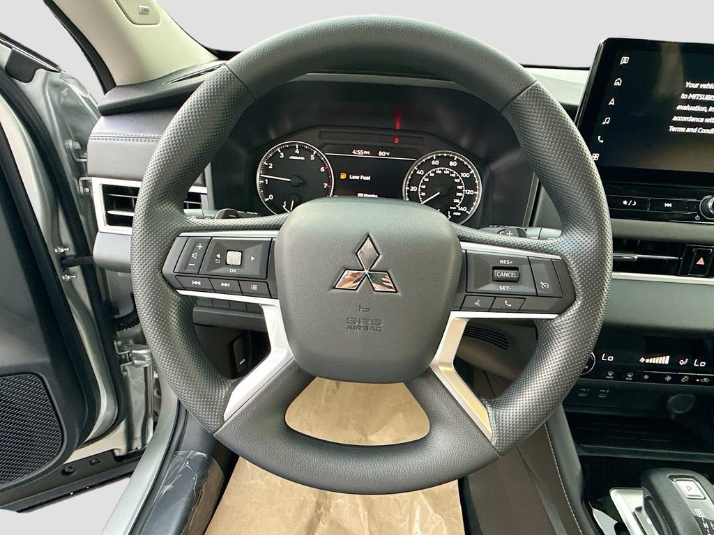 New 2026 Mitsubishi Outlander ES image 11