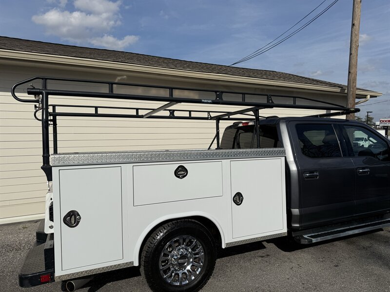 Used 2022 Ford F250 XLT w/ XLT Premium Package RWD image 2