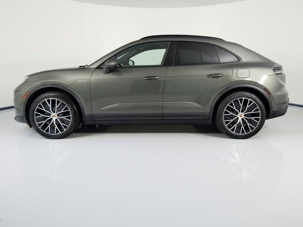 New 2026 Porsche Macan 4 Electric AWD/4WD image 7