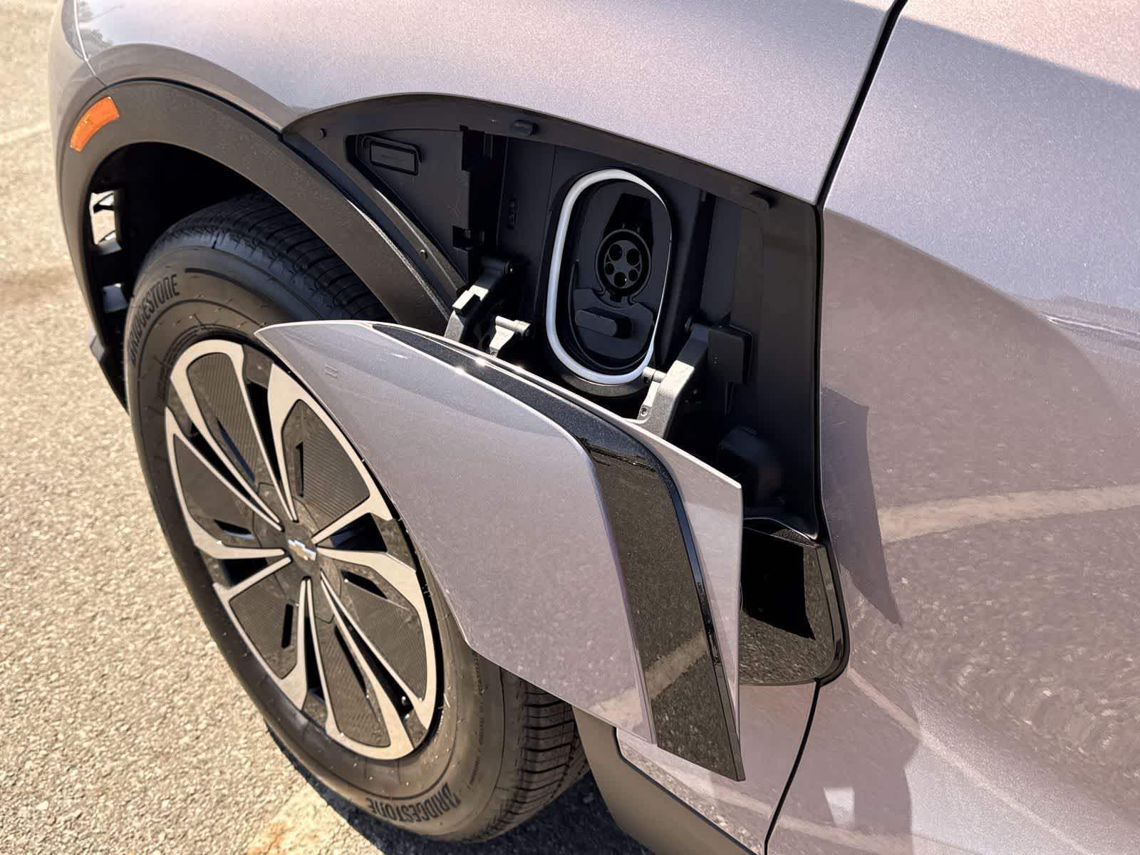 New 2025 Chevrolet Blazer EV LT AWD/4WD image 31
