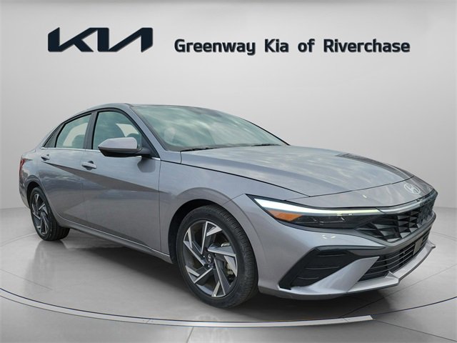 Used 2025 Hyundai Elantra SEL image 1