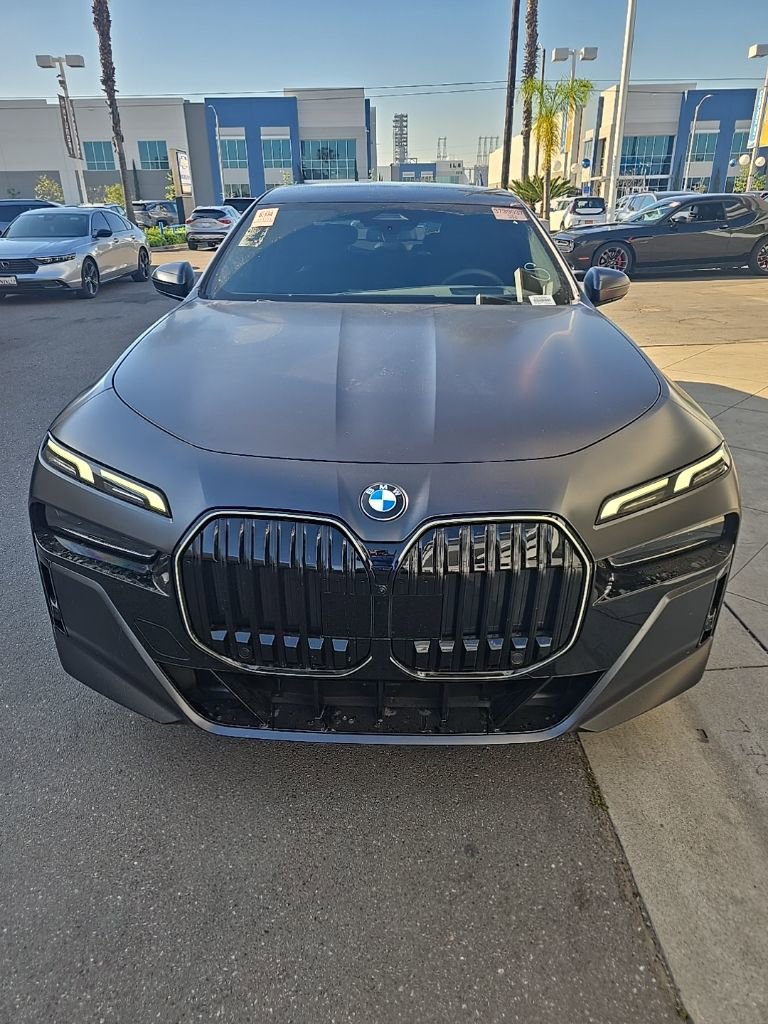 Used 2026 BMW 740i w/ Premium Package image 1