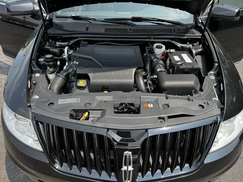 Used 2010 Lincoln MKS AWD image 22