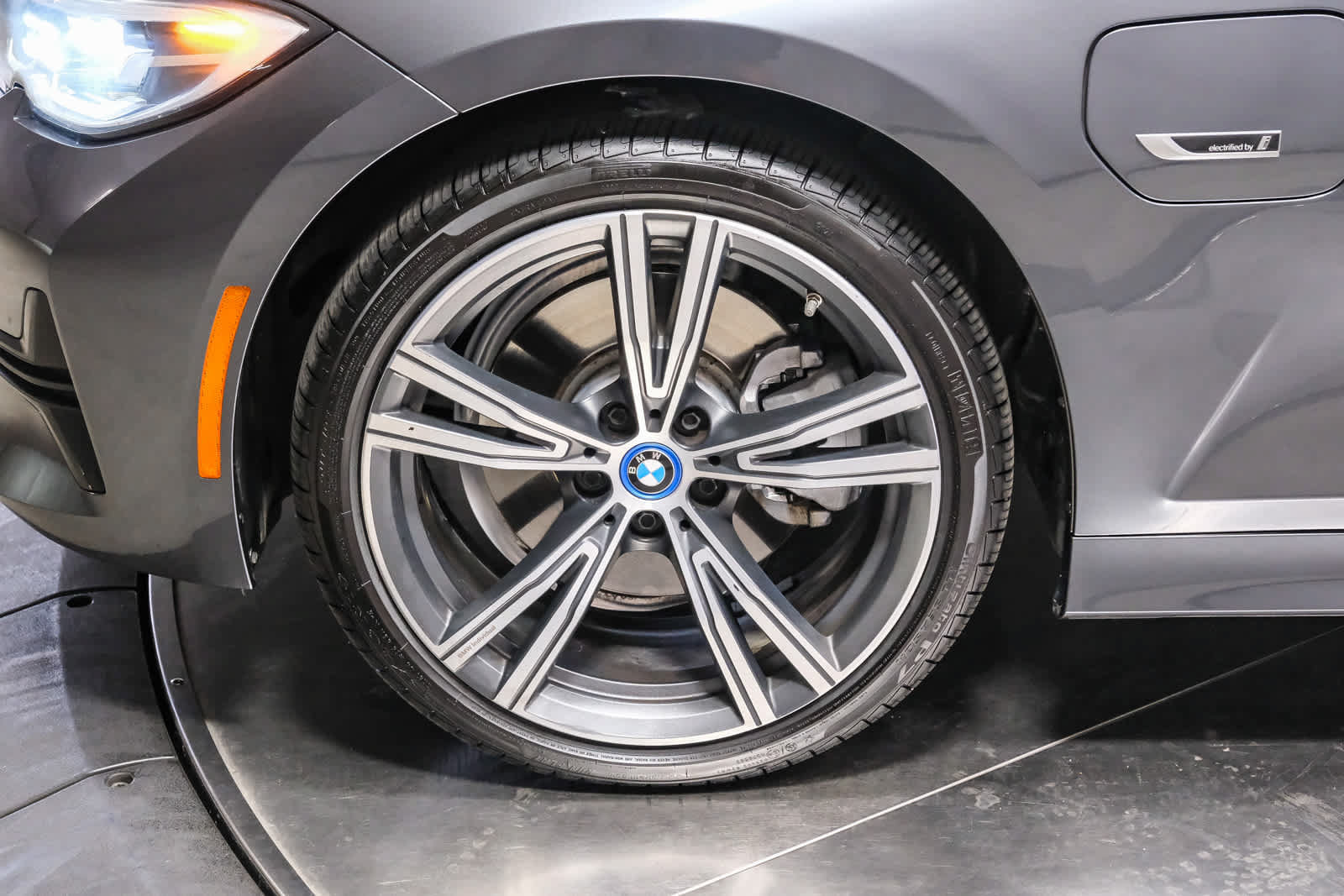 Used 2022 BMW 330e w/ Driving Assistance Package RWD image 10