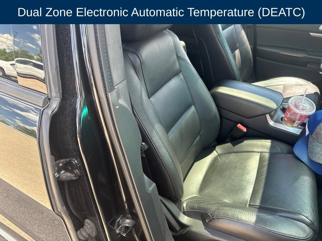 Used 2015 Ford Explorer XLT w/ Equipment Group 202B AWD/4WD image 12