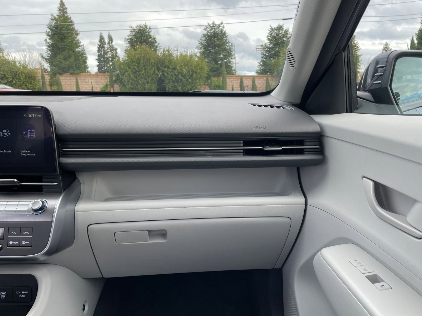 Used 2025 Hyundai Kona SEL image 35