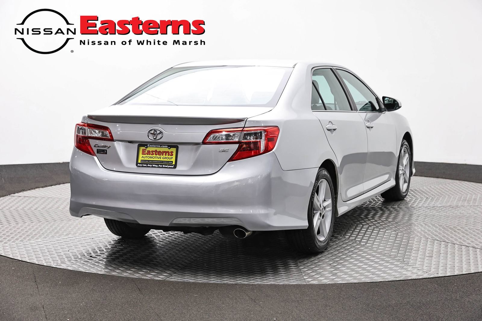 Used 2014 Toyota Camry SE FWD image 5