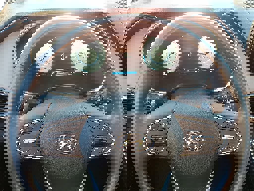 Used 2021 Hyundai Santa Fe Limited w/ Cargo Package image 18