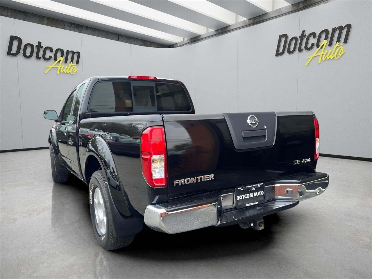 Used 2008 Nissan Frontier SE w/ SE Value Truck Pkg image 5