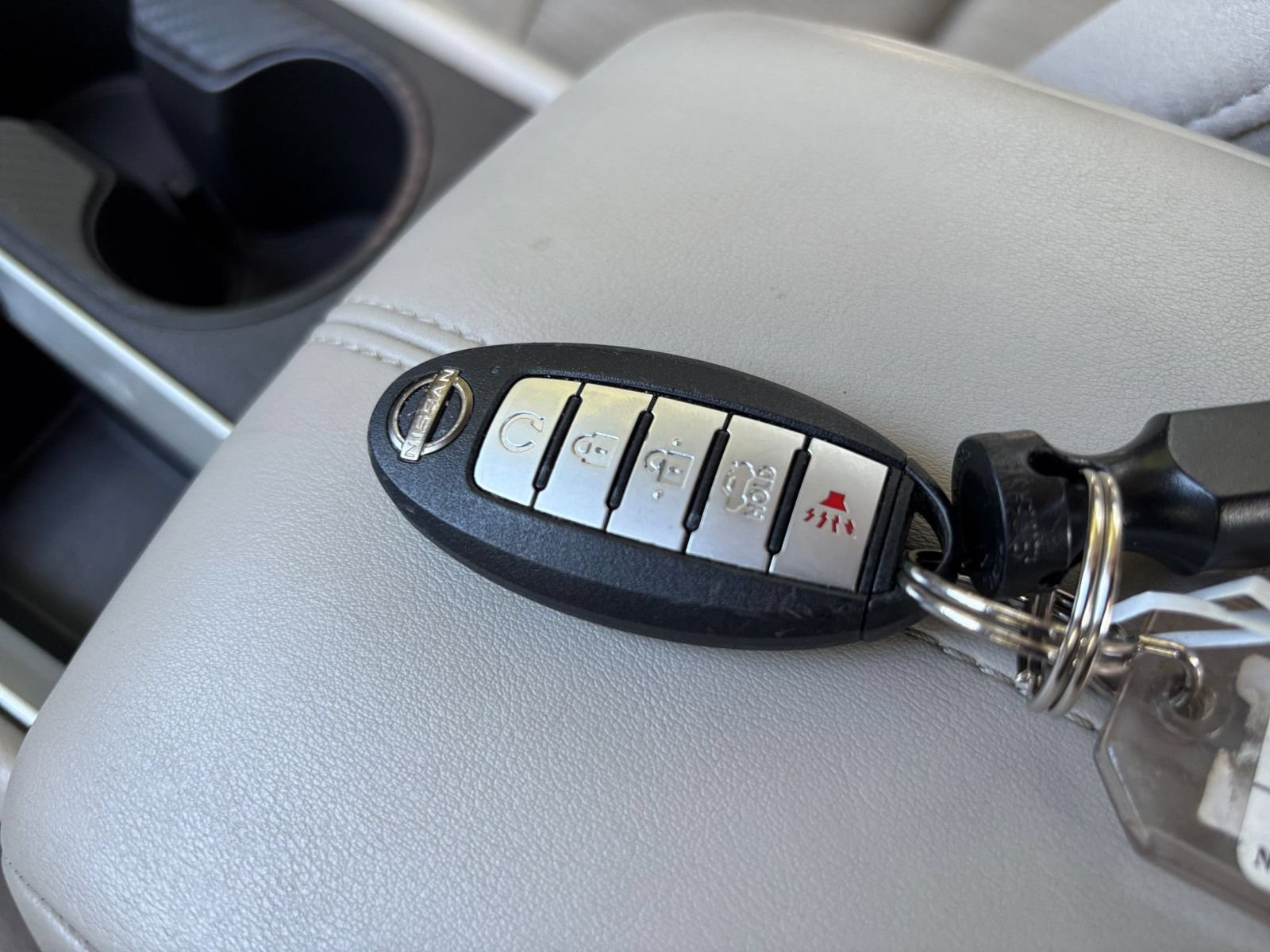Used 2025 Nissan Altima 2.5 SV FWD image 20