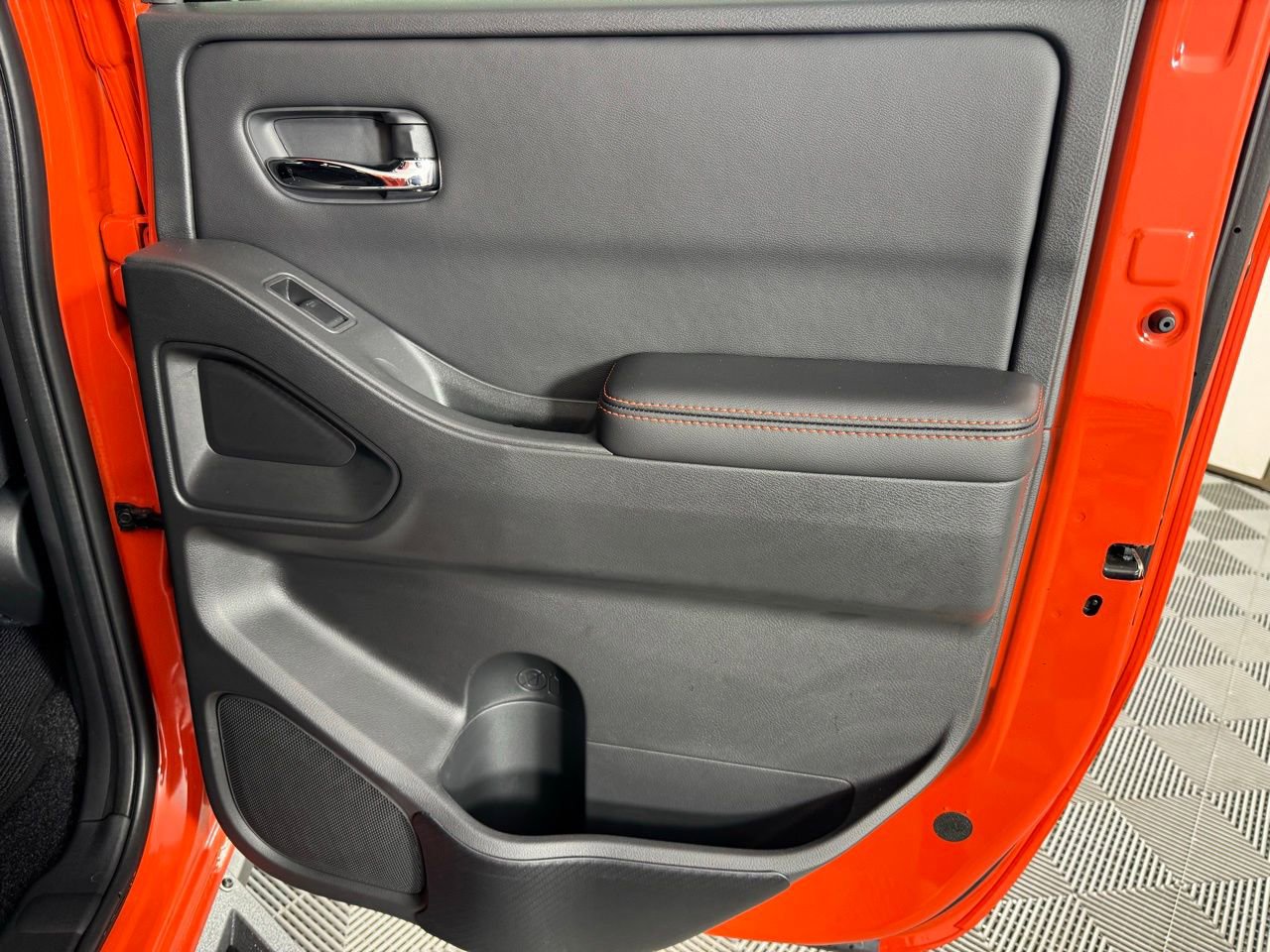 Used 2025 Nissan Frontier PRO-4X w/ Pro Convenience Package image 25