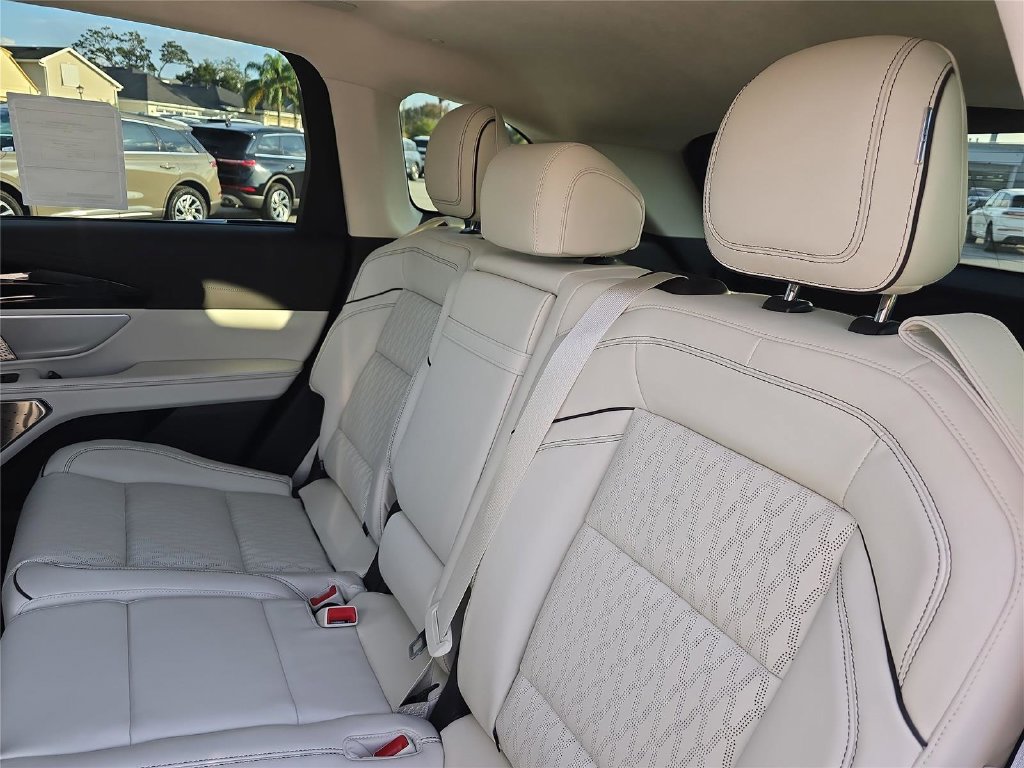 New 2026 Lincoln Nautilus Black Label AWD/4WD image 12