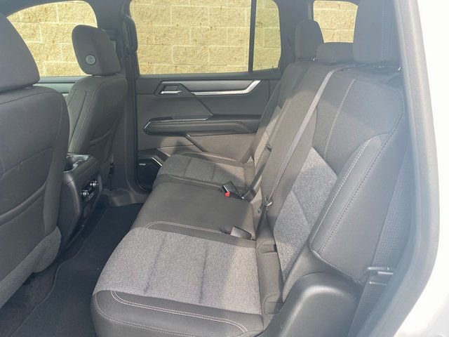 Used 2025 GMC Acadia Elevation image 13