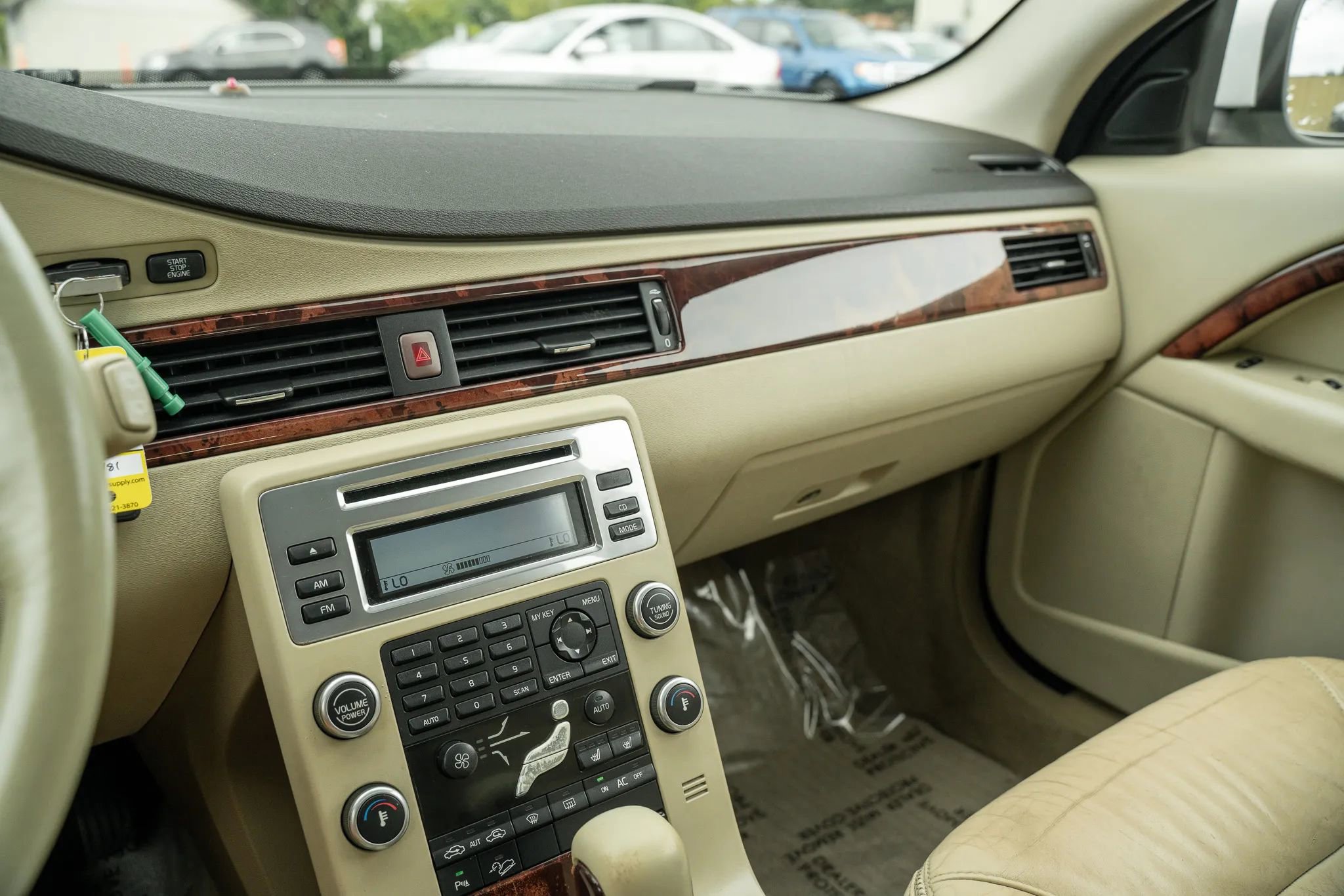 Used 2008 Volvo XC70 3.2 image 19