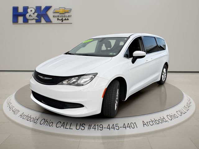 Used 2022 Chrysler Voyager LX FWD image 4