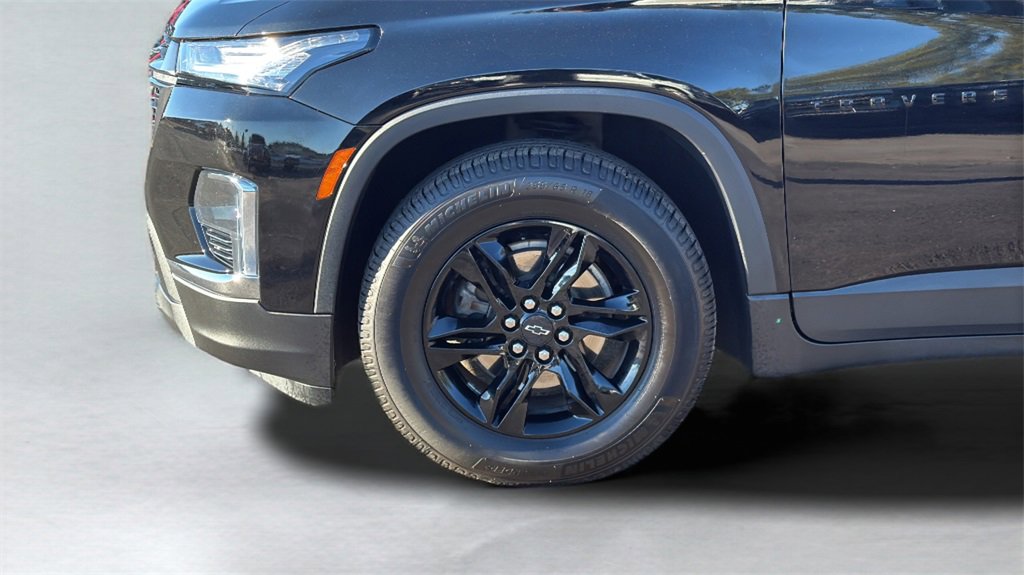 Used 2023 Chevrolet Traverse LT image 9