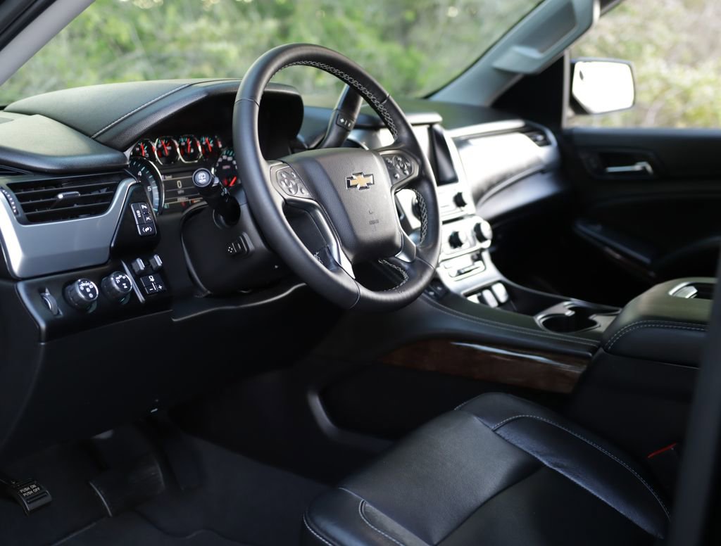 Used 2020 Chevrolet Tahoe LT w/ Luxury Package AWD/4WD image 9