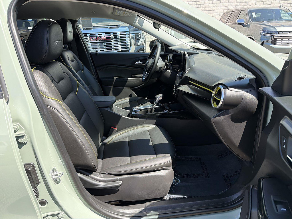 Used 2025 Chevrolet Trax ACTIV w/ Driver Confidence Package FWD image 25