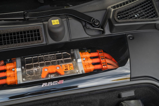 Used 2025 Ferrari SF90 Spider image 77