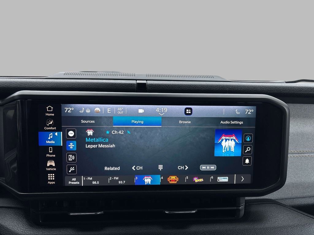 Used 2024 Jeep Wrangler Unlimited w/ Convenience Group AWD/4WD image 19