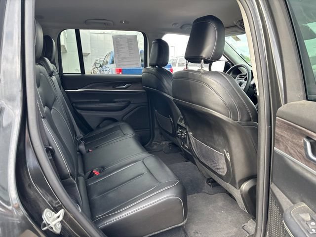 Used 2023 Jeep Grand Cherokee Limited AWD/4WD image 15