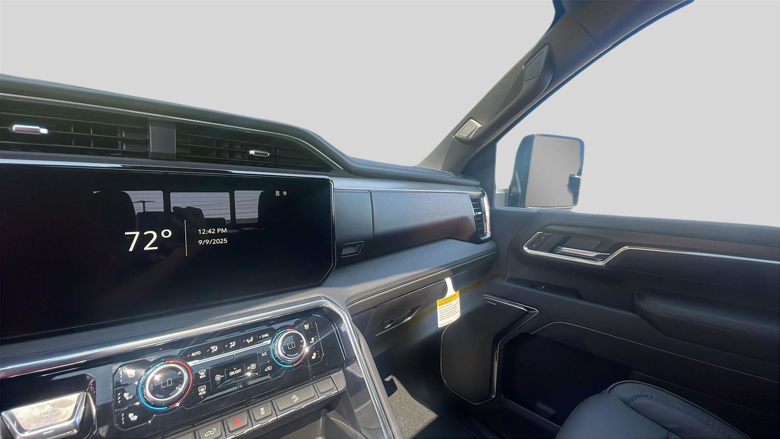 New 2026 GMC Sierra 2500 Denali w/ Denali Reserve Package image 12