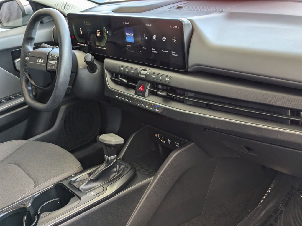 Used 2025 Kia K4 LXS image 31