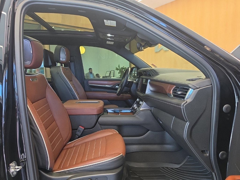 Used 2023 GMC Yukon XL Denali Ultimate AWD/4WD image 66