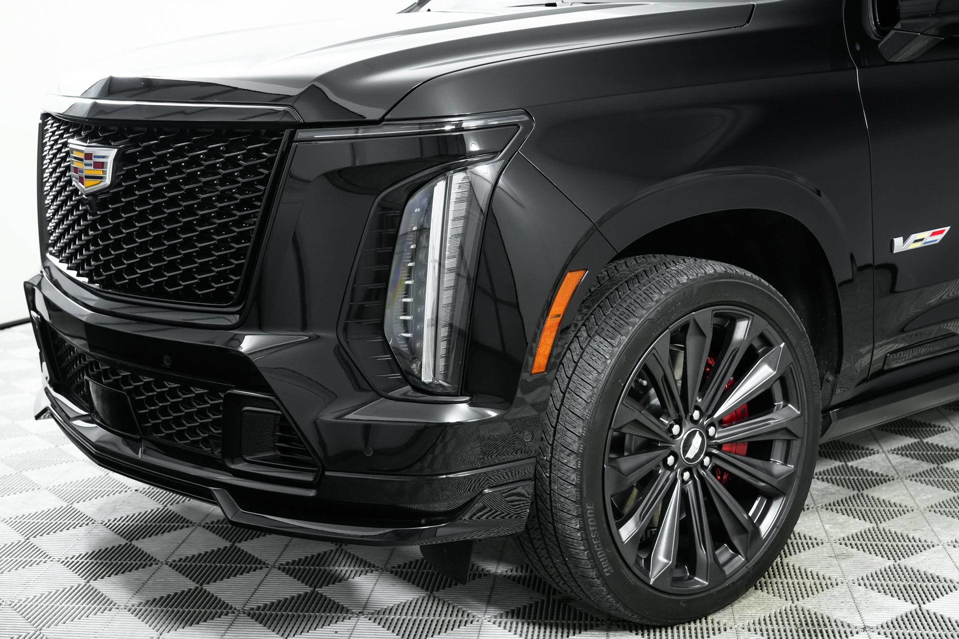 Used 2025 Cadillac Escalade V w/ LPO, Floor Liner Package AWD/4WD image 61