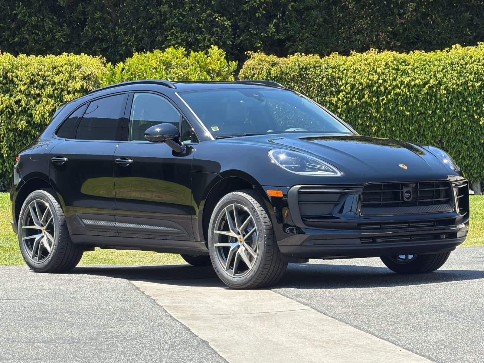 New 2026 Porsche Macan AWD/4WD image 10
