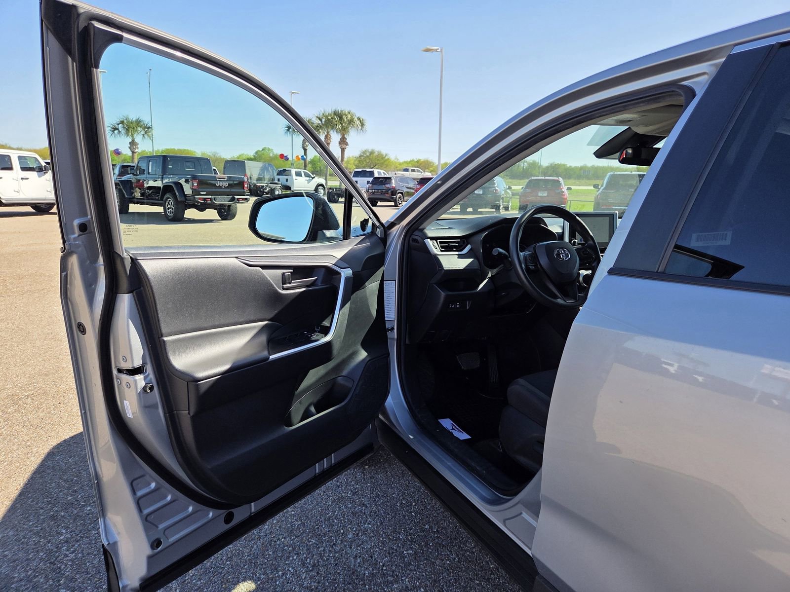 Used 2024 Toyota RAV4 LE AWD/4WD image 11