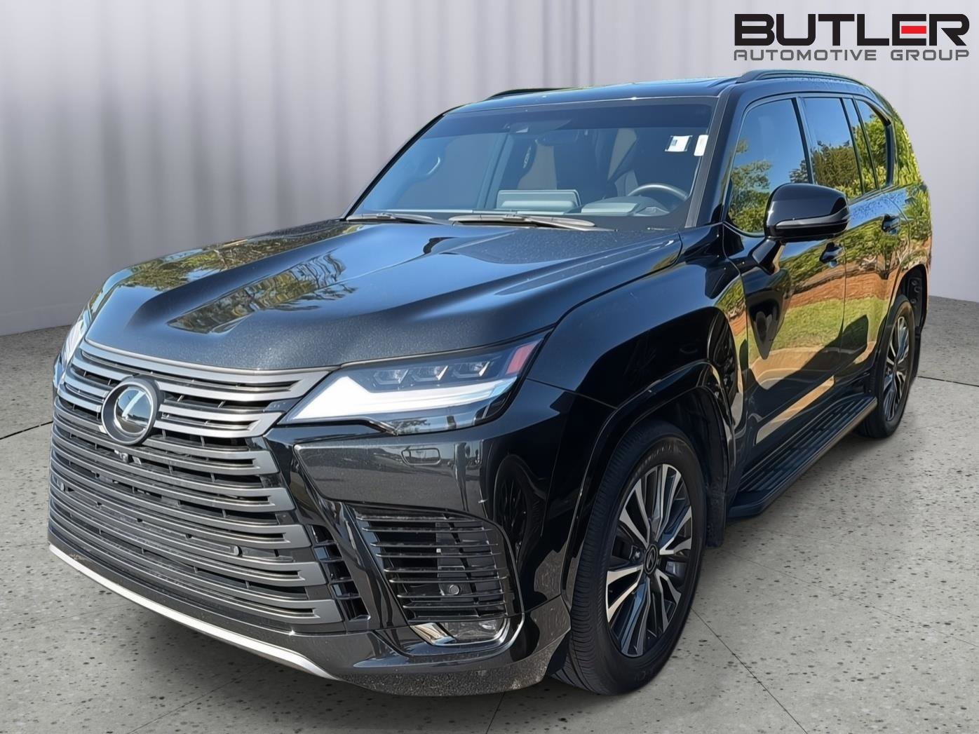Used 2024 Lexus LX 600 4WD w/ Appearance Package image 2