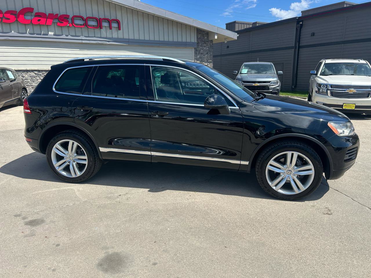 Used 2012 Volkswagen Touareg Executive AWD/4WD image 2