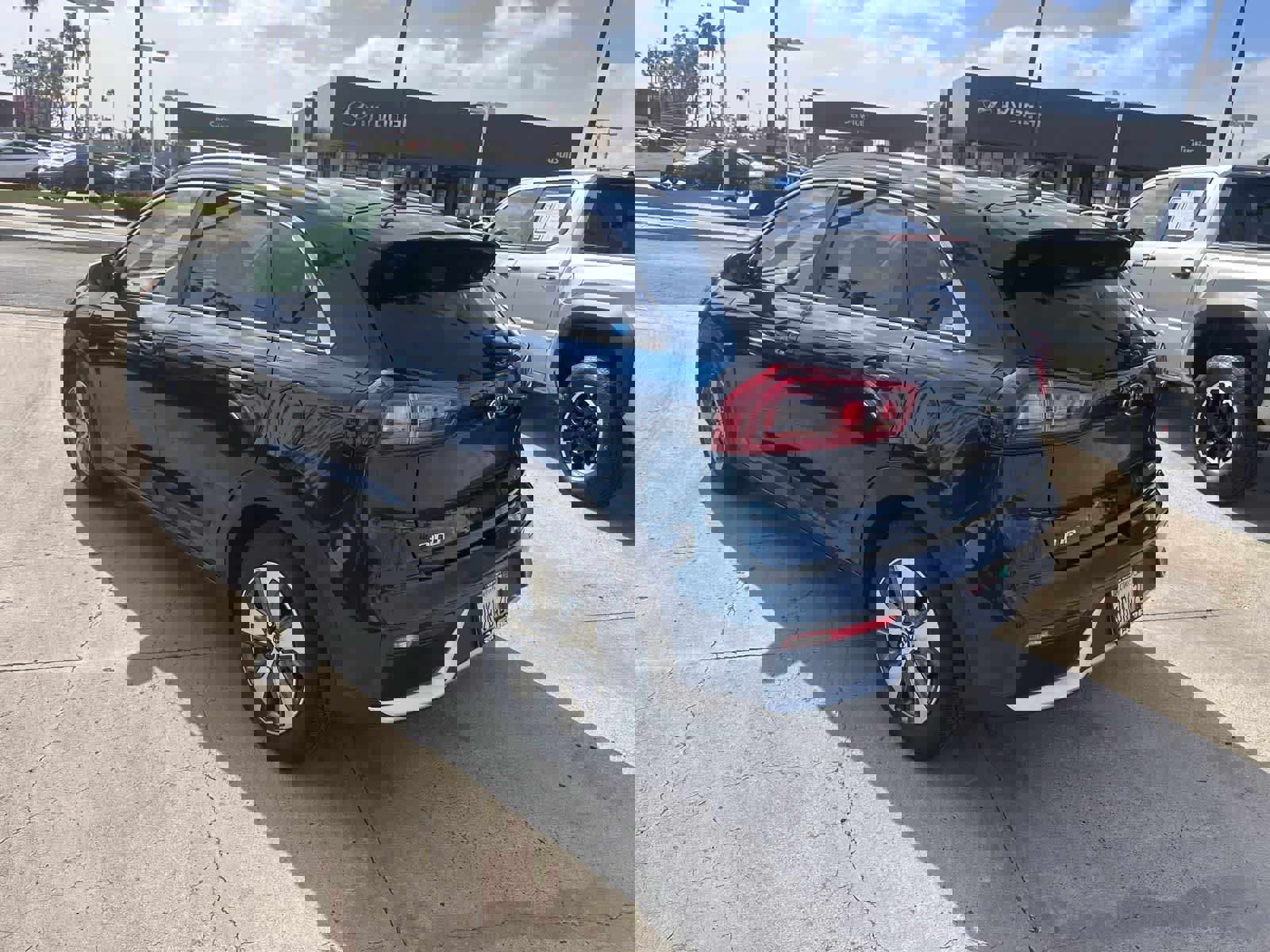 Used 2019 Kia Niro LX image 3