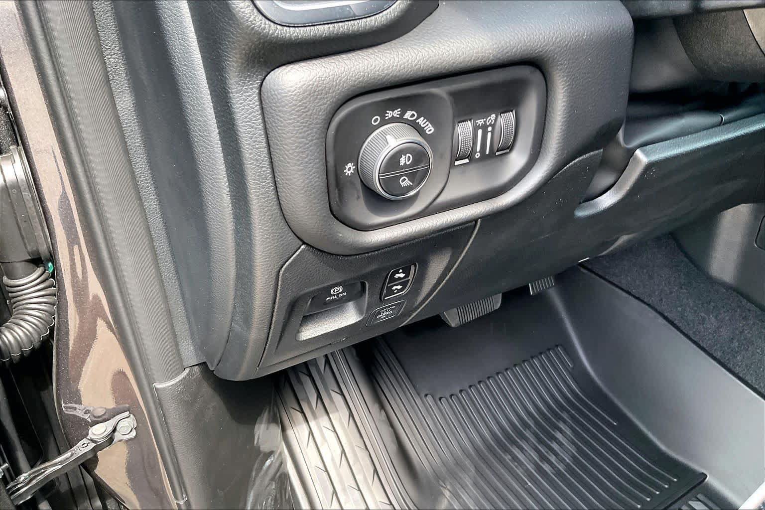 New 2027 RAM 1500 Laramie AWD/4WD image 18