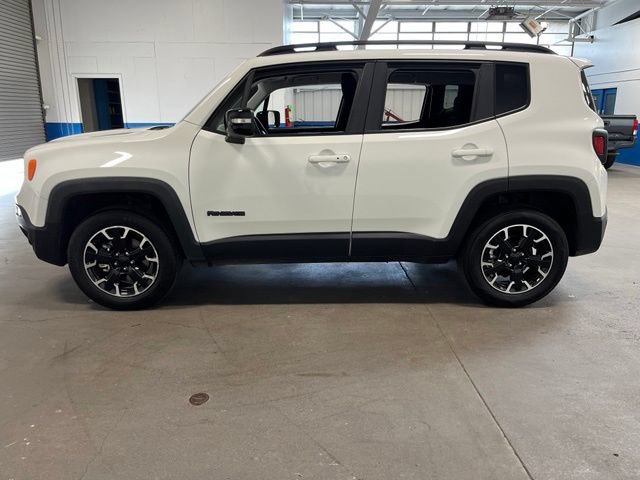 Used 2023 Jeep Renegade Latitude AWD/4WD image 6