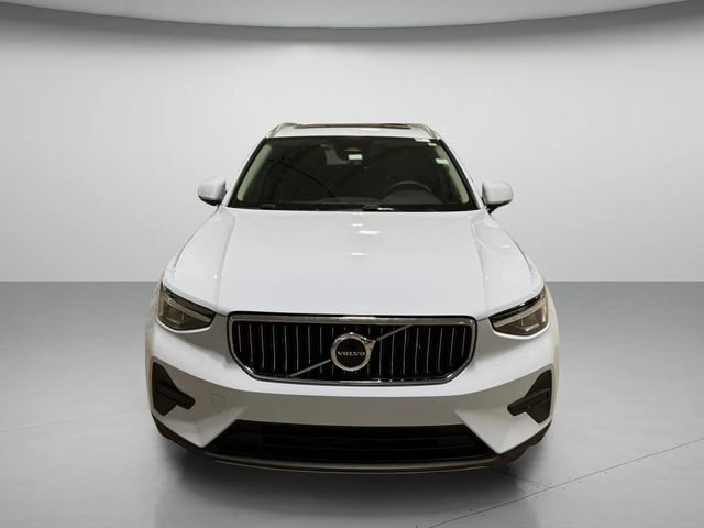 Used 2025 Volvo XC40 B5 Core AWD/4WD image 10