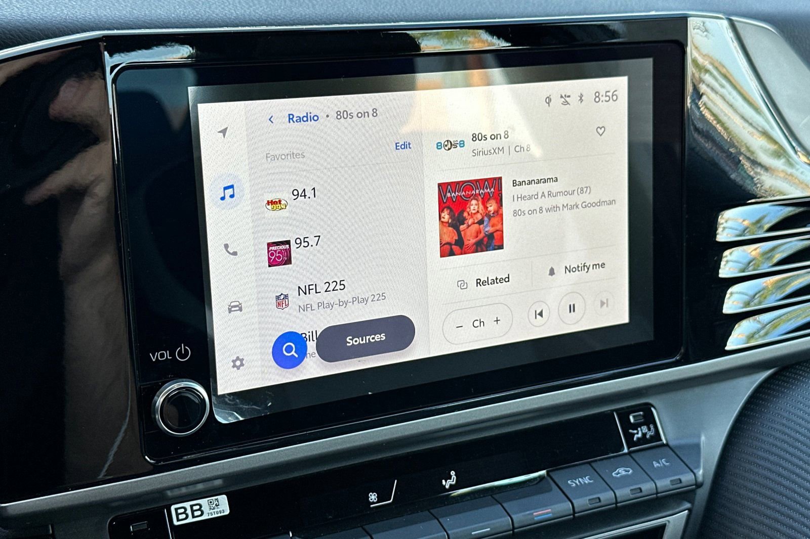 Used 2025 Toyota Camry SE image 18