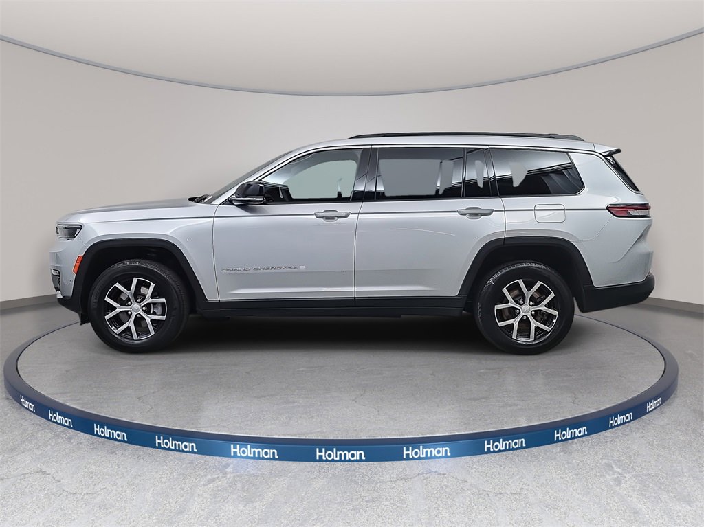 Used 2024 Jeep Grand Cherokee L Limited w/ Luxury Tech Group II image 3