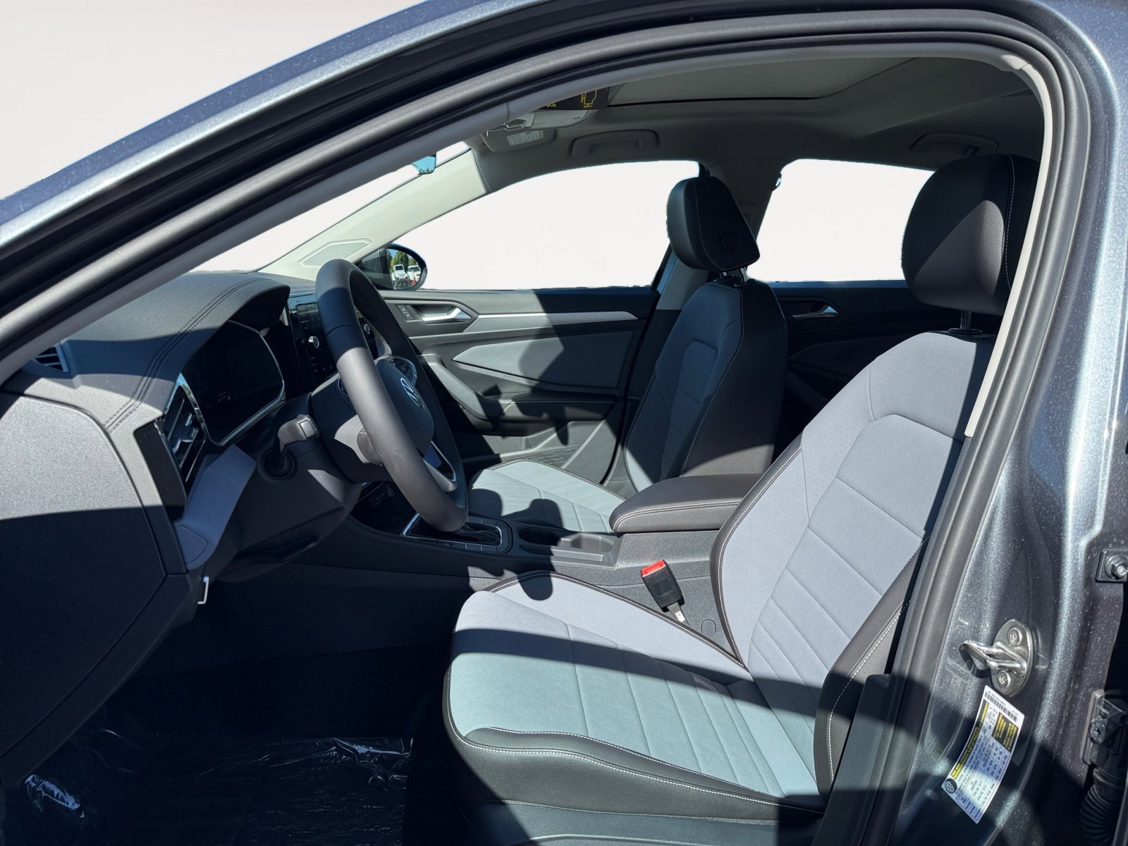 New 2025 Volkswagen Jetta SE image 10