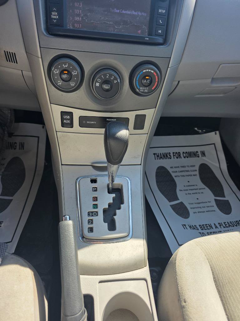 Used 2013 Toyota Corolla LE FWD image 16