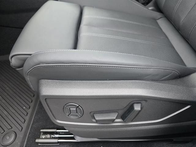 Used 2025 Audi Q5 Premium Plus w/ Premium Plus image 27