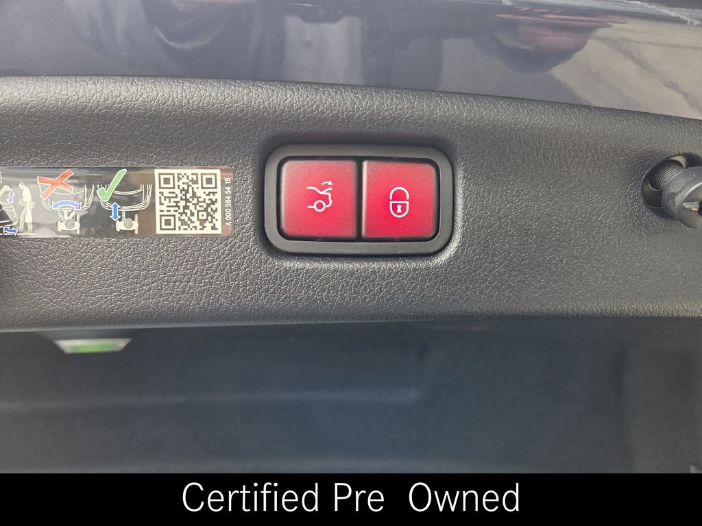 Used 2025 Mercedes-Benz C 300 4MATIC Sedan image 37
